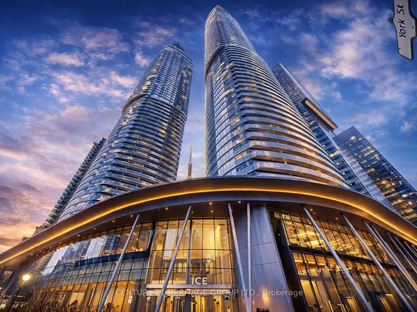 12 York St, Toronto, ON