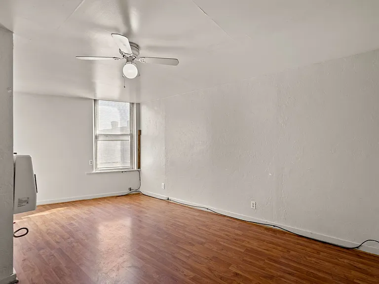 Gladden Building — Photo 8