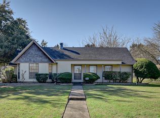 101 Southridge St, Red Oak, TX 75154