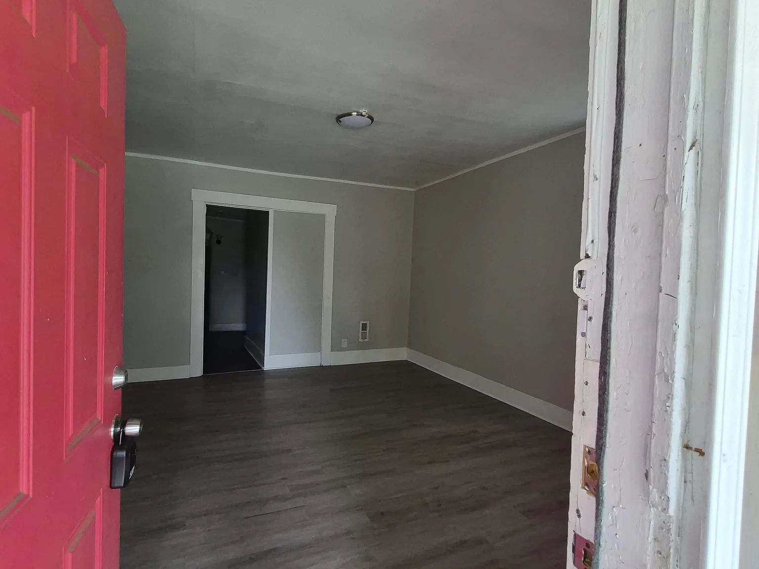 2 bed, 1200 sqft, $985 — Photo 2