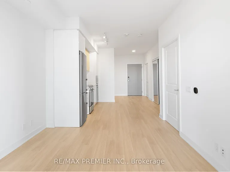 30 Upper Mall Way #909 — Photo 24