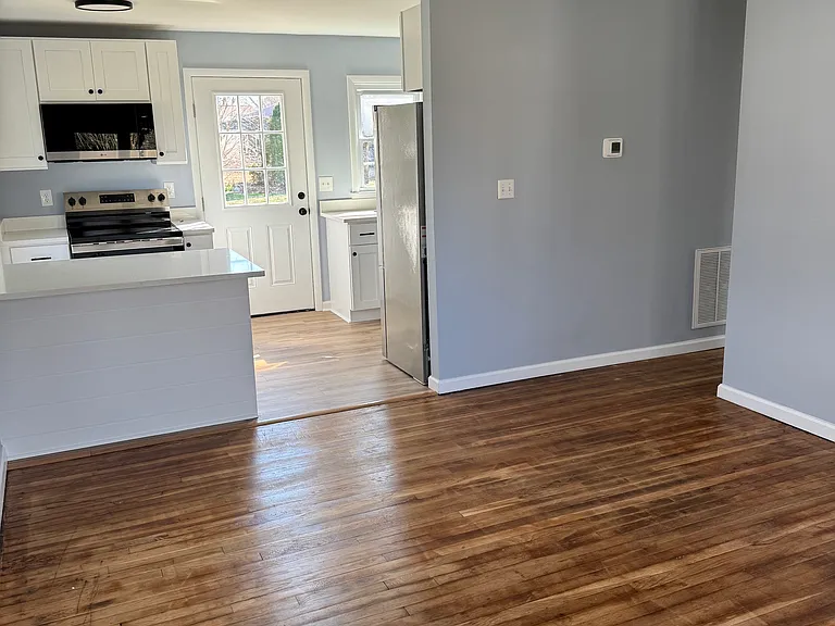 1302 Hazel St — Photo 8