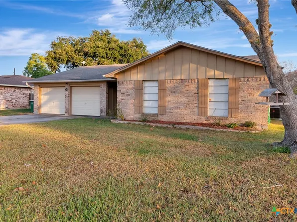 902 McLane St, Victoria, TX 77904