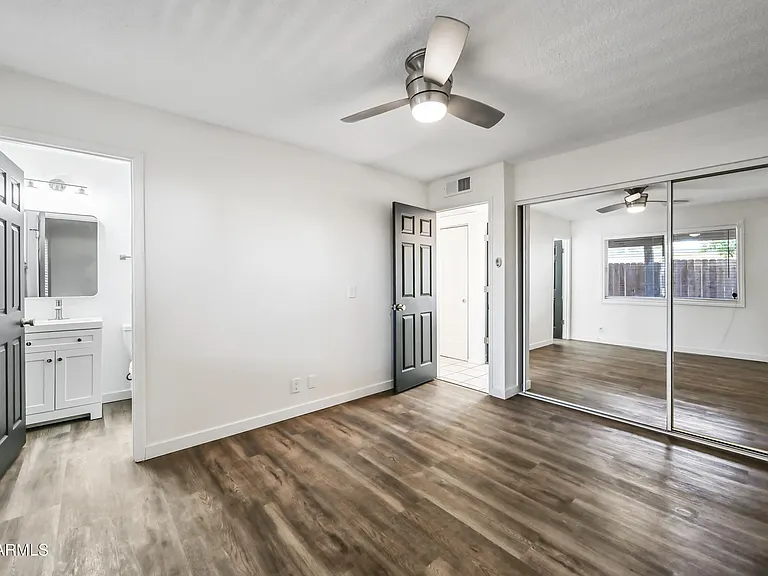 5833 W John Cabot Rd — Photo 24