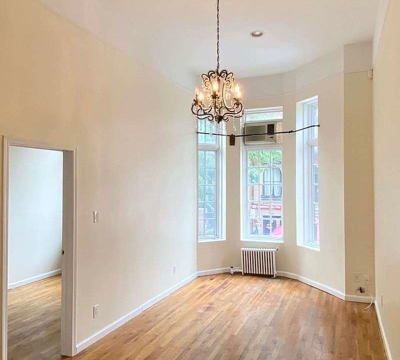 2nd image of 102 W 73rd St #1F