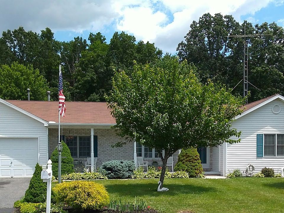 32' X 6.5' front porch. 