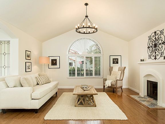 2nd image of 202 La Costa Ct