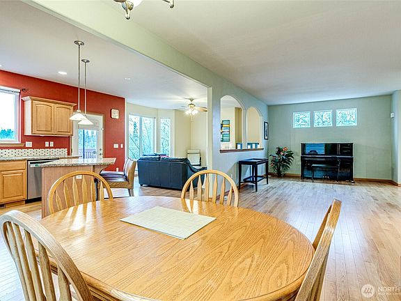 5th image of 23815 22nd Avenue W