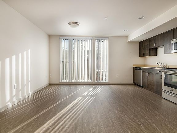 4th image of 12350 33rd Ave NE #303