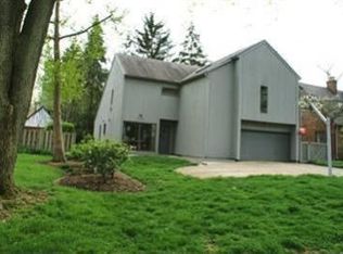 236 Wisteria Dr, Oakwood, OH 45419