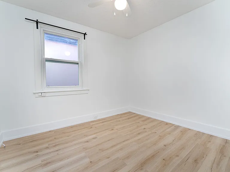 572 Chapel St #2A — Photo 4