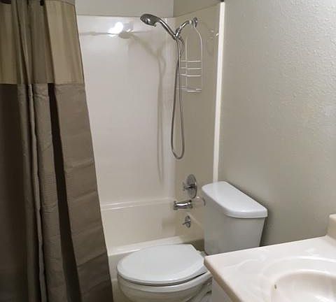 3rd image of 3610 NE 45th St