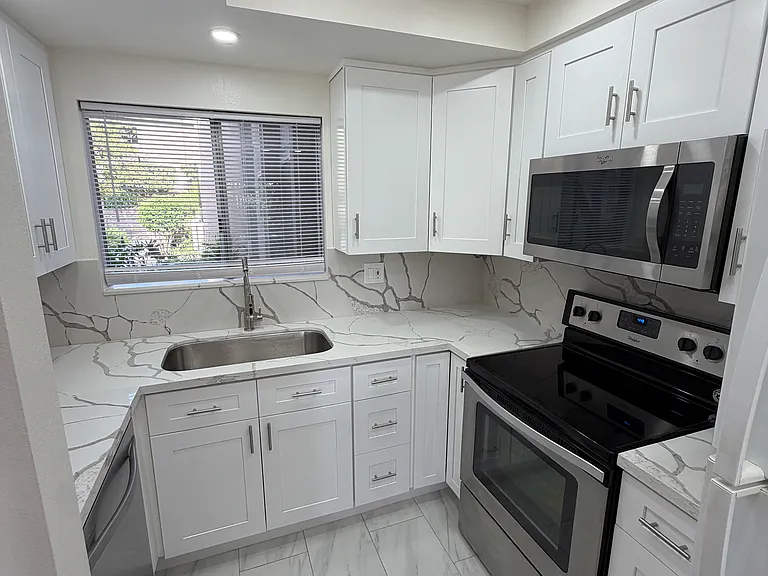 221 Oakleaf Dr — Photo 8