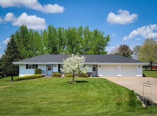 E6370 Garrity Rd, Manawa, WI 54949