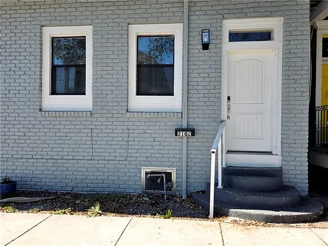 2102 Josephine St — Photo 3