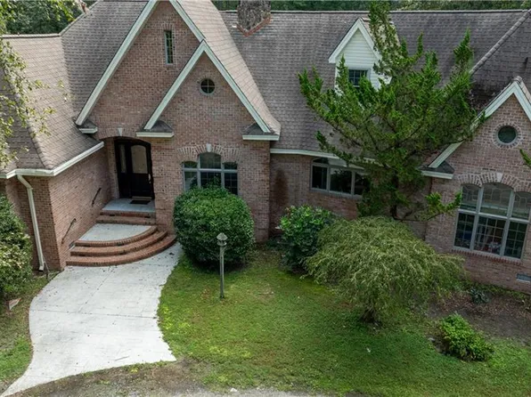 12404 Harcum Rd, Gloucester, VA 23061