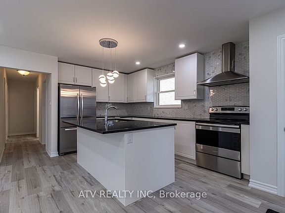 2nd image of 1064 Eastmount Ave E