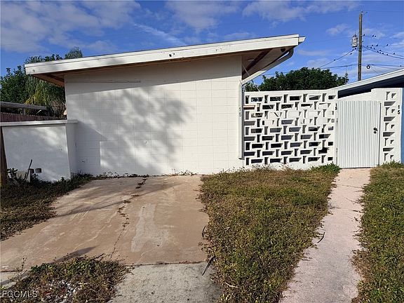 3rd image of 15 Vineyard St #15