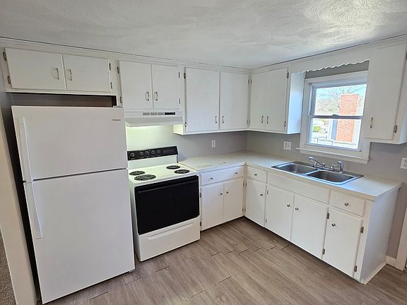 4th image of 73-75 Newell St