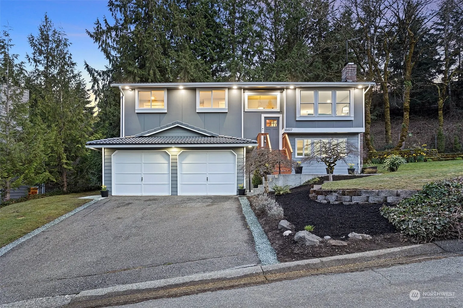 16627 SE 40th Place photo 1