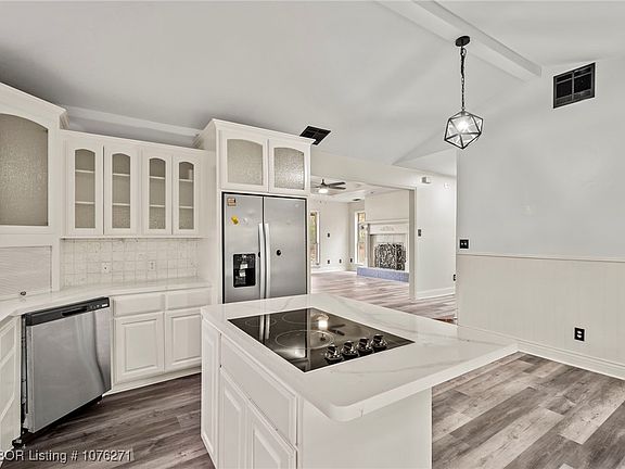 5th image of 125 W Northbrook Dr