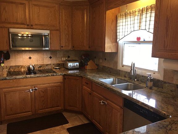 5th image of 818 Sonja Ave