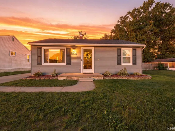 1584 S Parent Ave, Westland, MI 48186