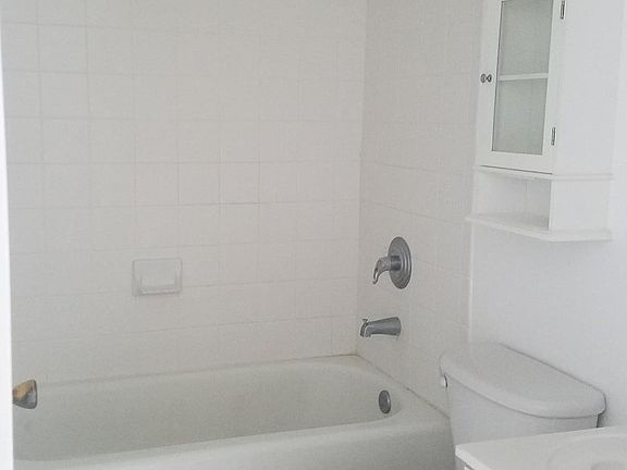 5th image of 1260 SE 27th St Unit 205