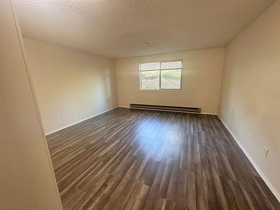 5th image of 3807-3811 S Water Ave #8