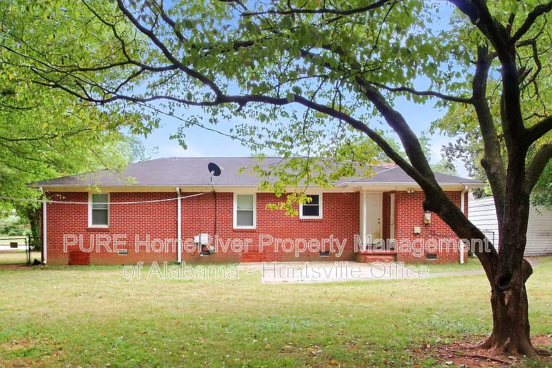 5 bed, 2.0 bath, 1601 sqft, $1,195 — Photo 2