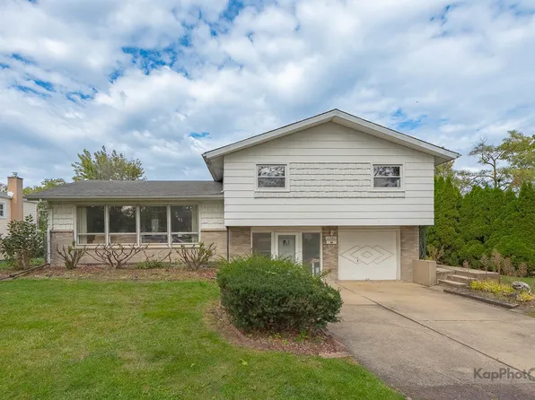 2740 Norma Ct, Glenview, IL 60025