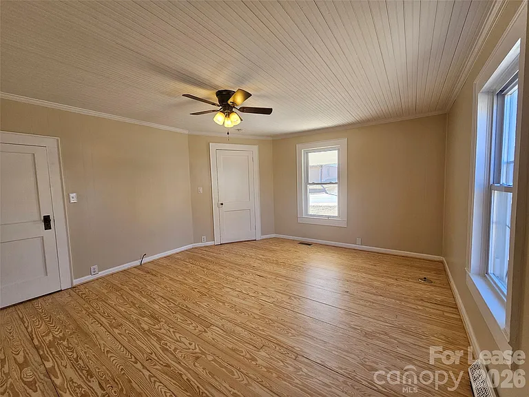 208 W Main St — Photo 17