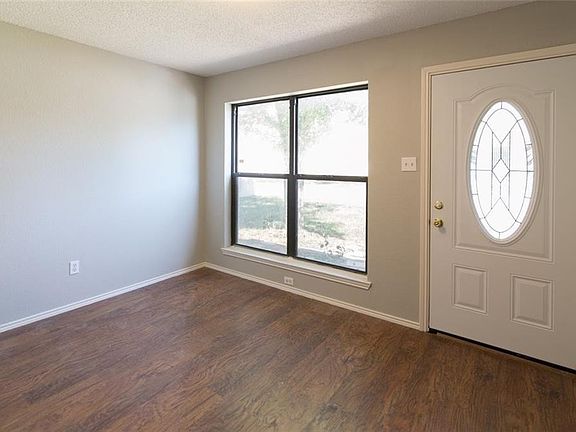 2nd image of 1227 Forest Cove Ln
