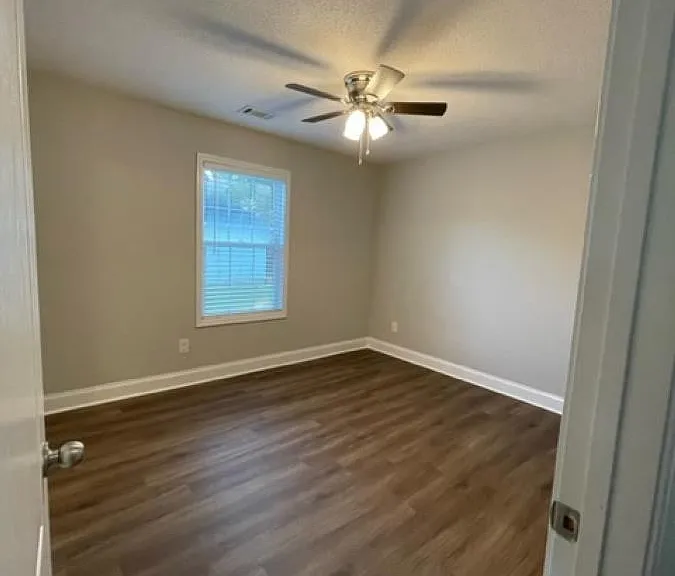 107 Armadale Dr — Photo 10