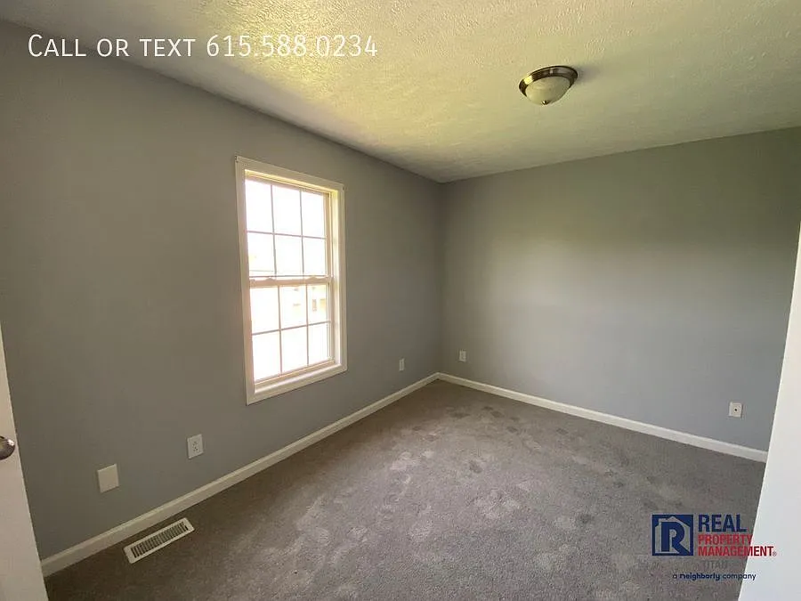 50% Off 1st Month's Rent! End Unit Conveniently Located 2BR/1.5BA Apartment in Lewisburg — Photo 4