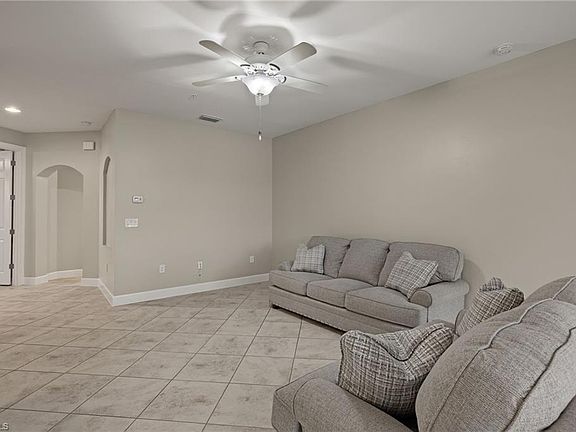 4th image of 10210 Glastonbury CIR #102