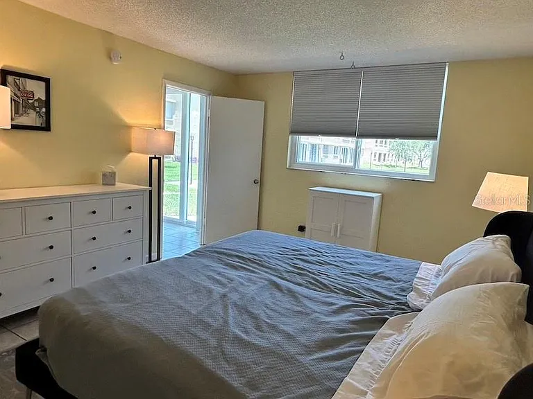 5095 Bay St NE #111 — Photo 9