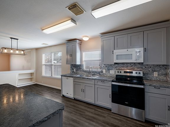 3rd image of 4004 BROOK HOLLOW DR