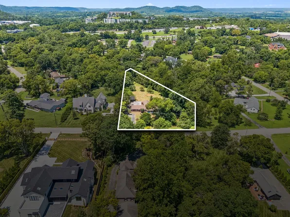 725 Newberry Rd, Nashville, TN 37205