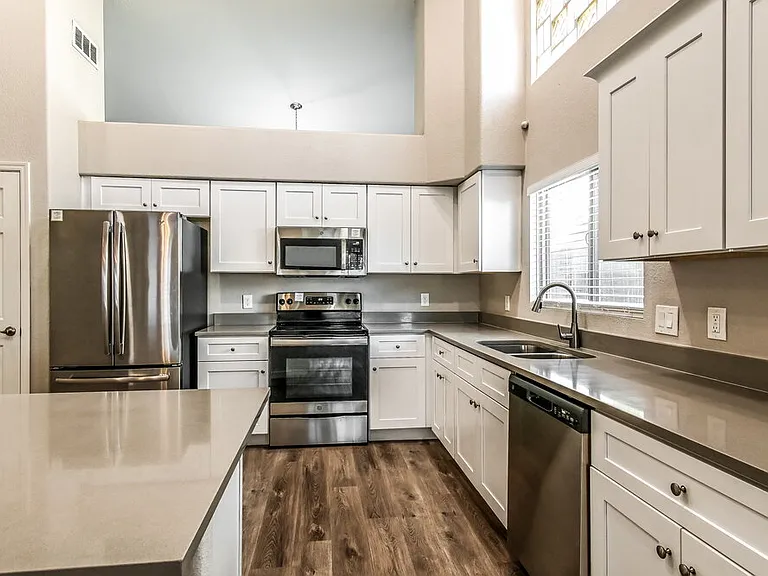 4317 W Electra Ln — Photo 7