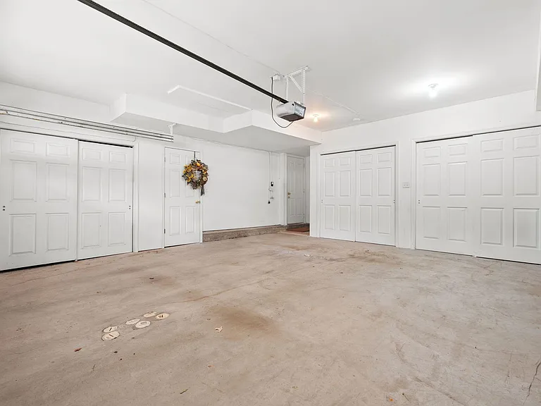 13 Humphrey Ave #1 — Photo 31