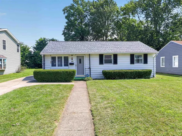 606 N Twyckenham Dr, South Bend, IN 46617