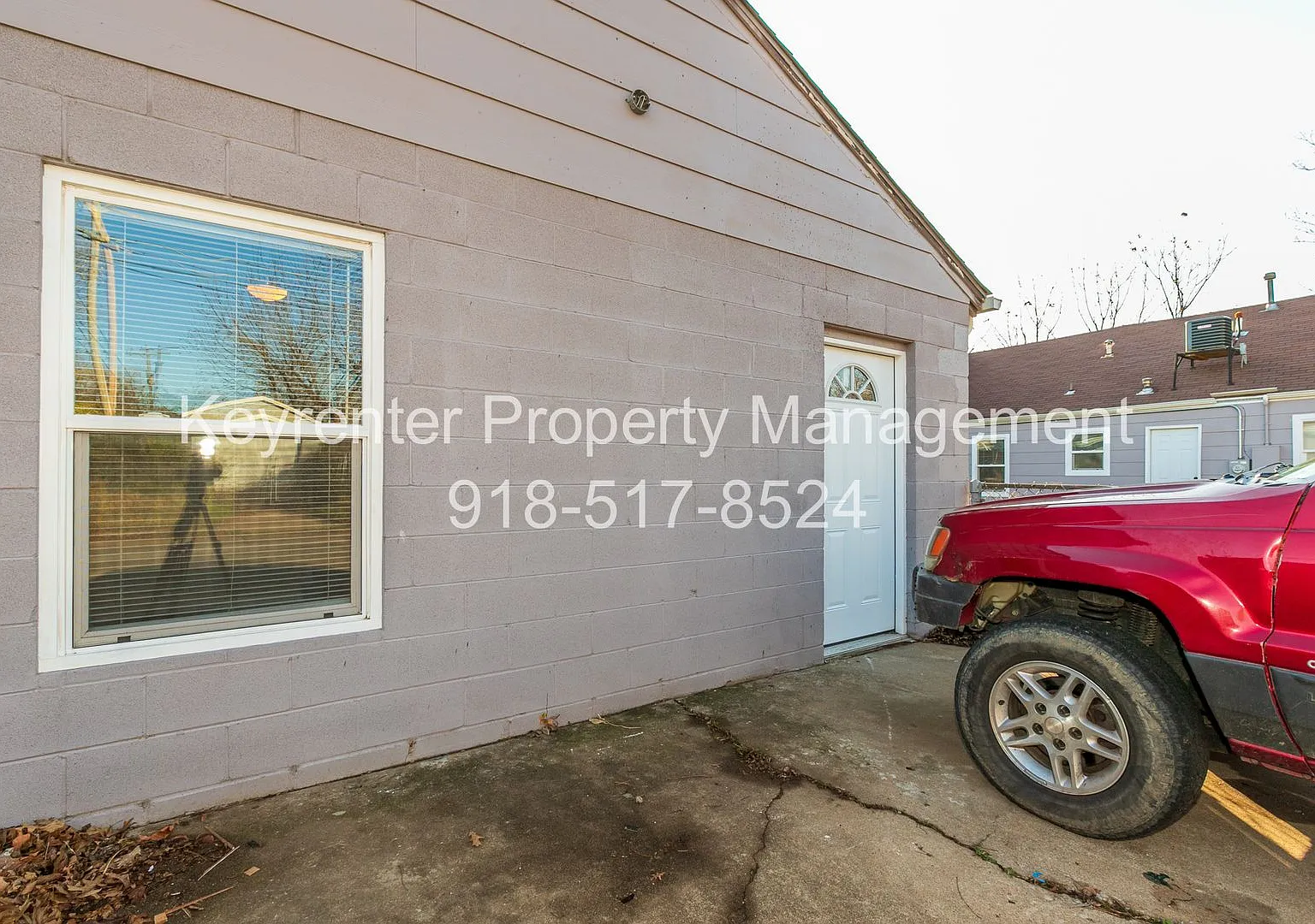 N Lewis Pl Triplex — Photo 4