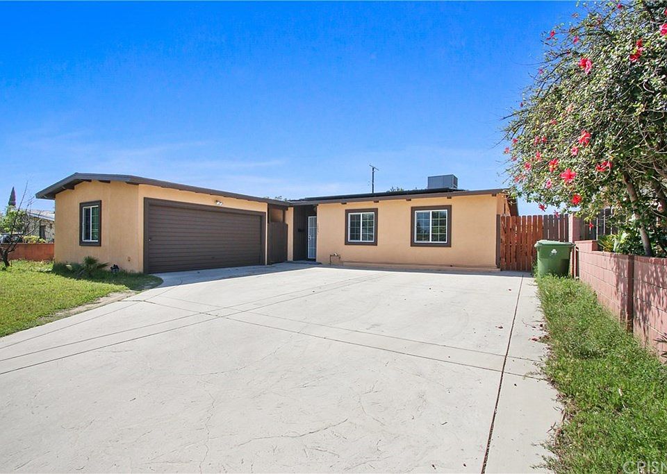 1st image of 13951 Del Sur St