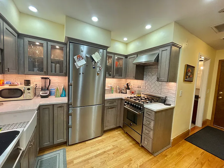 128 Warren St #1 — Photo 7