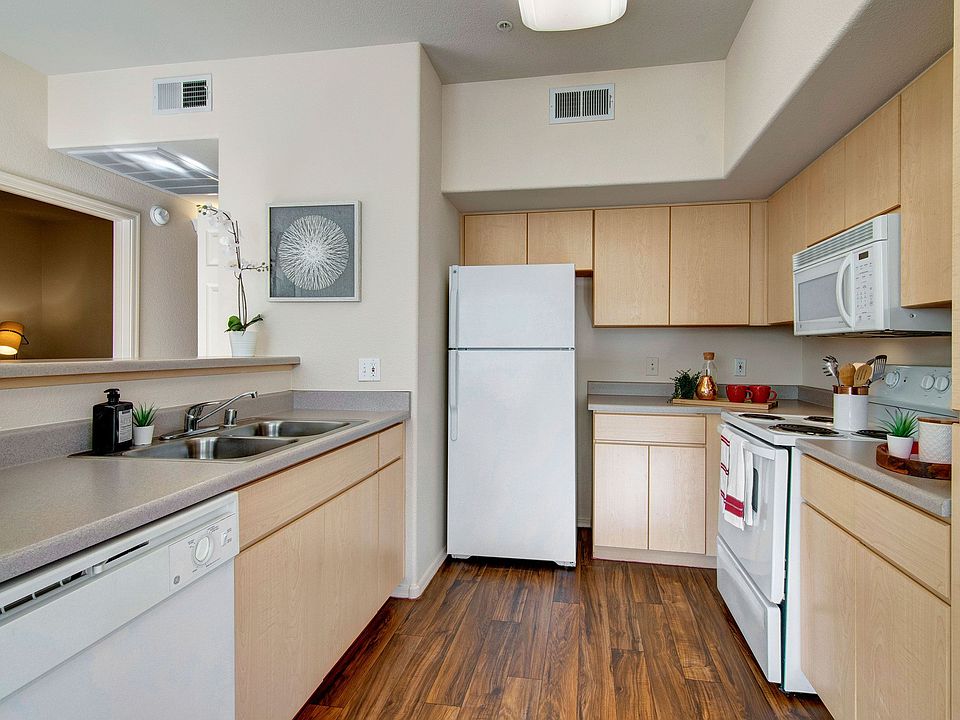 Sonoma Landing Kitchen