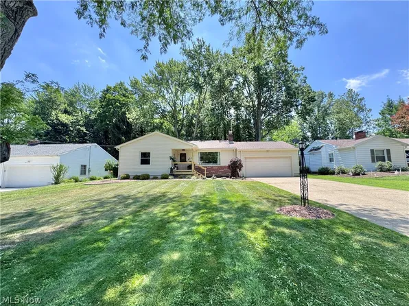 145 Village Blvd, Canfield, OH 44406
