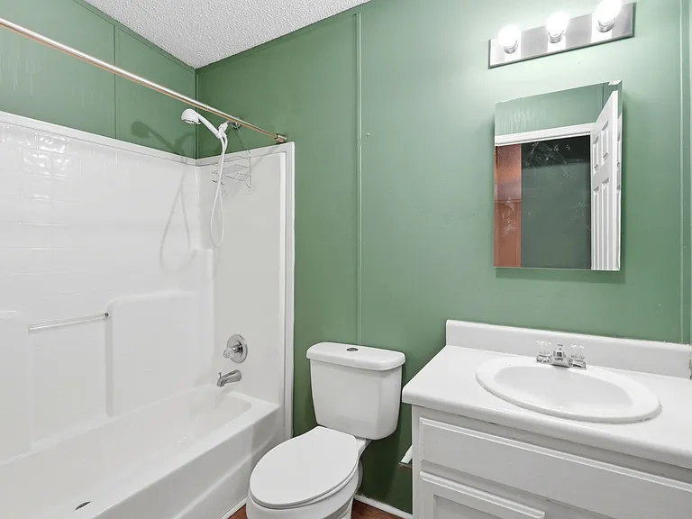 219 Weyburn St — Photo 24