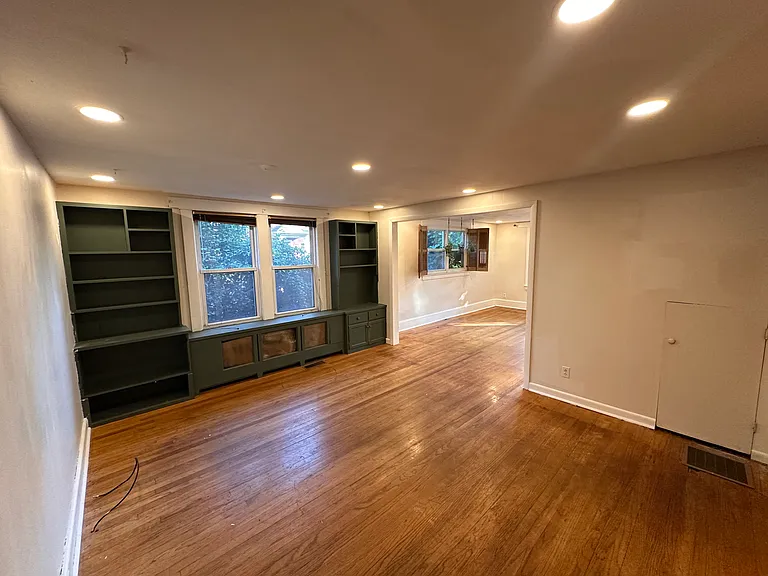 16 Adams St #1R — Photo 5