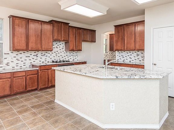 4th image of 2074 Brazos Dr